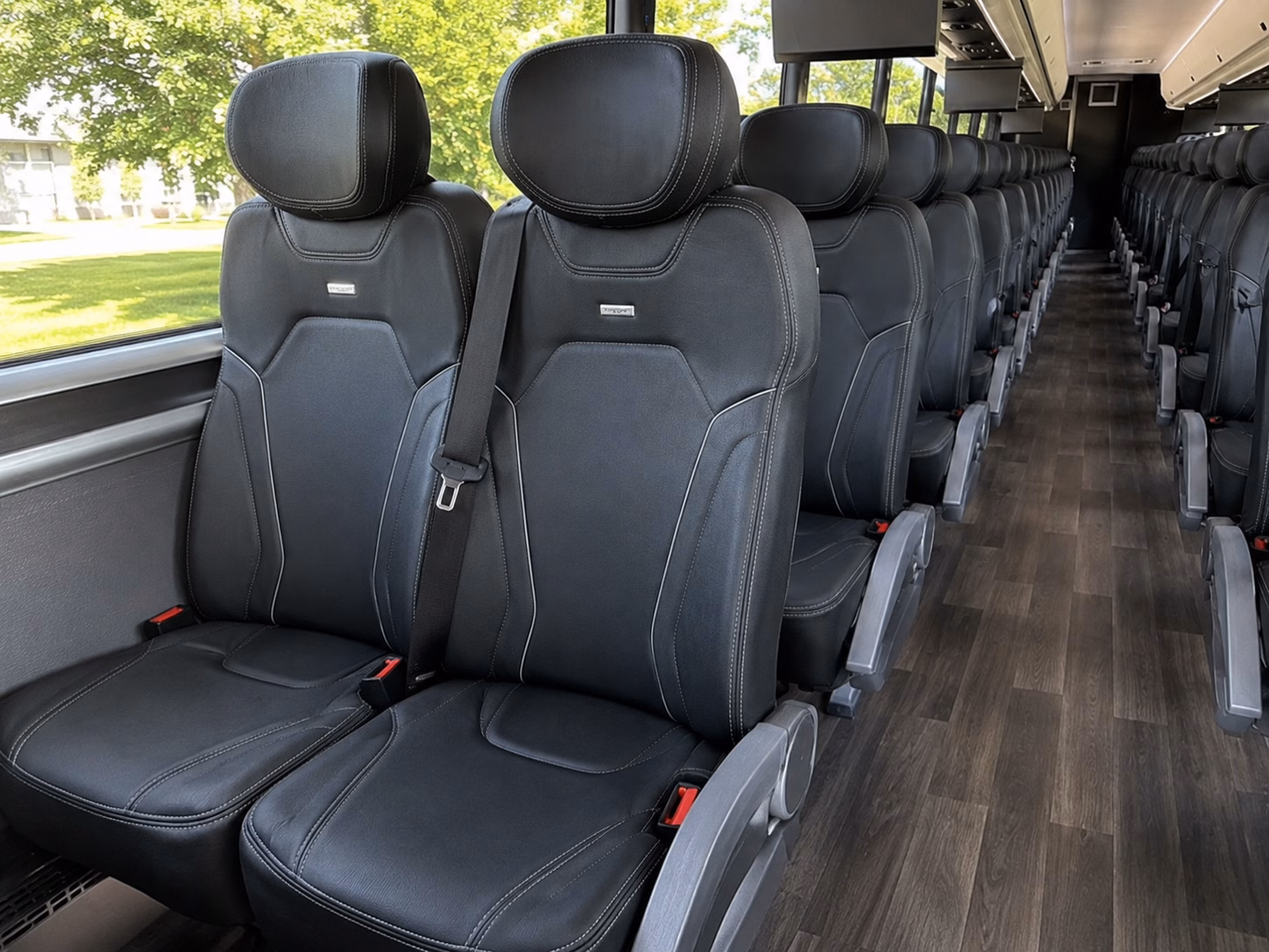 manchester charter bus